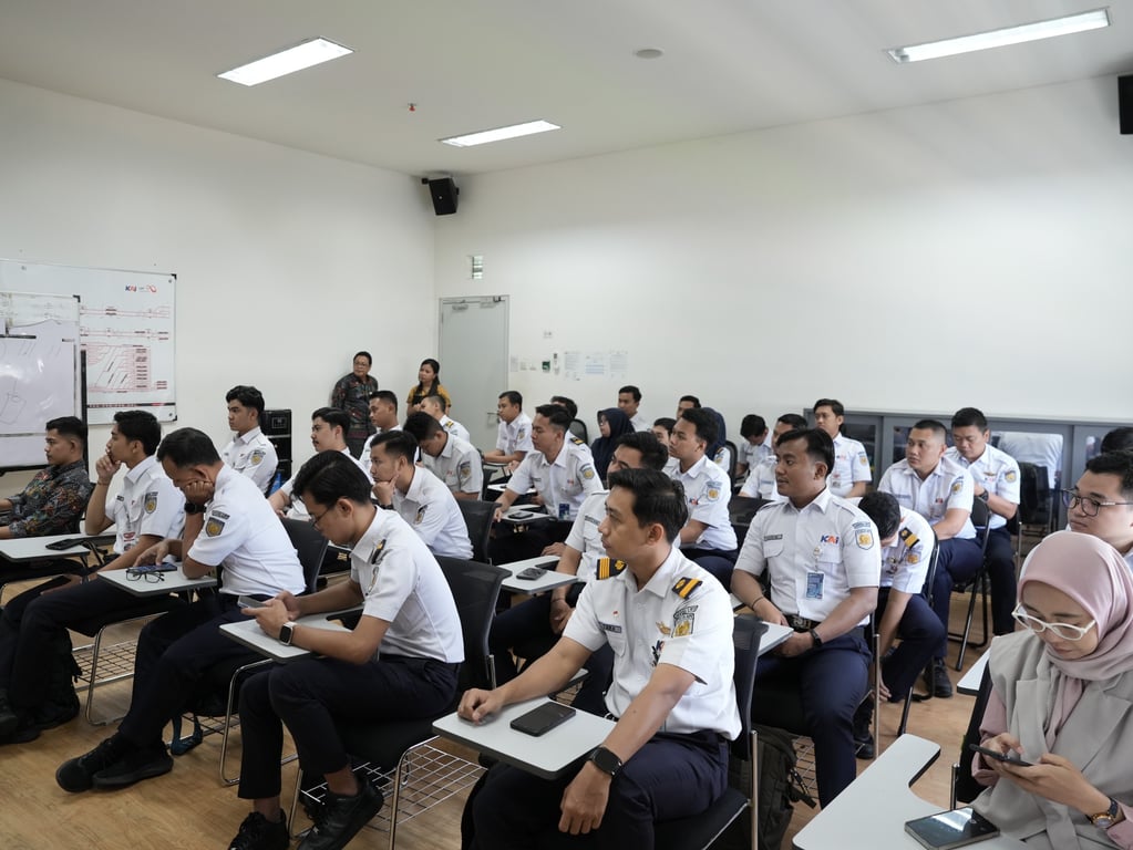 Jelang Angkutan Lebaran 2026, KAI Periksa Kesehatan Petugas LRT Jabodebek