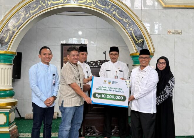 BRI Finance Berbagi dalam Safari Ramadhan di Masjid Jami’ Al Abror, Jakarta Selatan