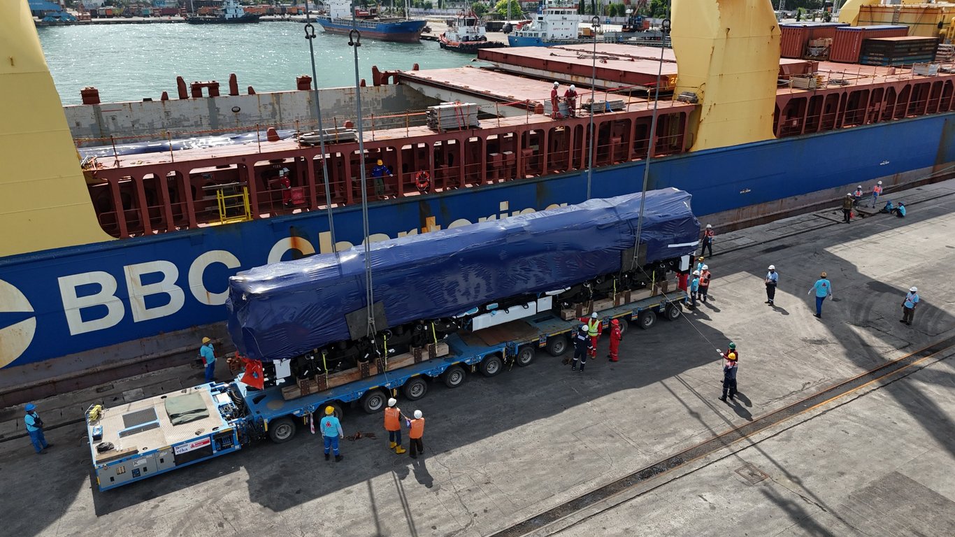 Pengadaan 54 Lokomotif CC 205 Tuntas, KAI Divre IV Siap Amankan Ketahanan Energi Nasional