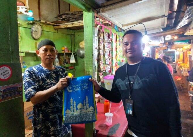BRI Jakarta Kalimalang Salurkan “Berkah Ramadhan” Bagi Pedagang Pasar Inpres Pondok Bambu