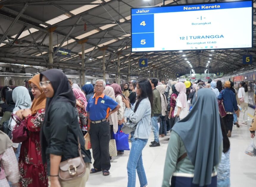 KAI Daop 2 Bandung Prediksi Puncak Arus Mudik Lebaran 2026 Terjadi Hari Ini, 18 Maret 2026