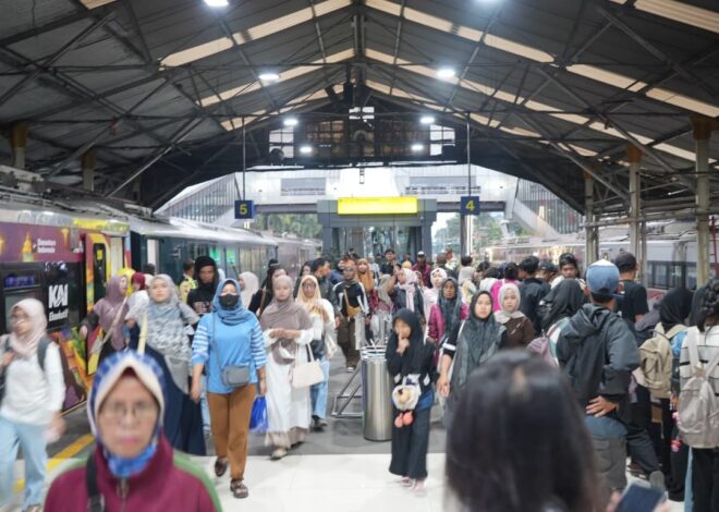 Hari Ke-8 Angkutan Lebaran 2026, KAI Daop 2 Bandung Catat Pelayanan Tertinggi Pada Arus Mudik