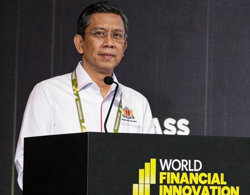 Di Tengah Gejolak Pasar, Ia Memilih Menatap Anak-Anak dan Masa Depan