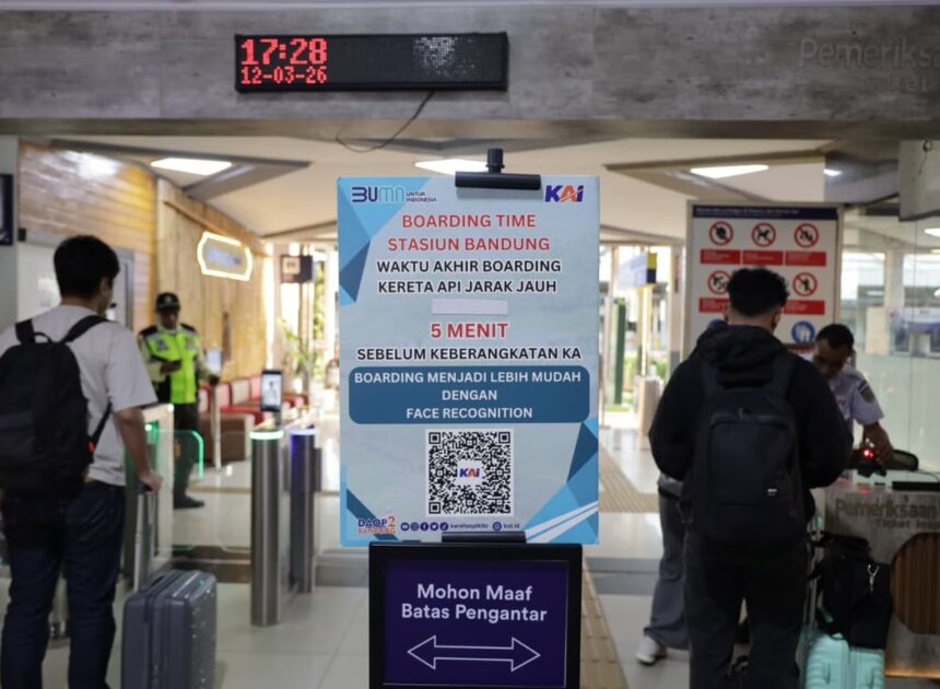 KAI Daop 2 Bandung Ingatkan Pelanggan Datang Lebih Awal, Khusus Stasiun Bandung, Kiaracondong, dan Cimahi Boarding Ditutup 5 Menit Sebelum Keberangkatan