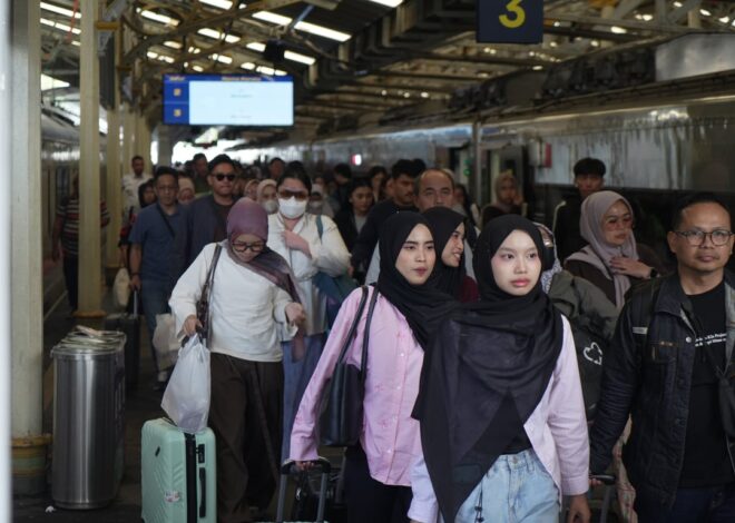 Kepadatan Arus Balik Lebaran Di Daop 2 Bandung Terpantau Merata, Kebijakan WFA dan Stimulus Diskon Tiket Jadi Faktor Pendorong
