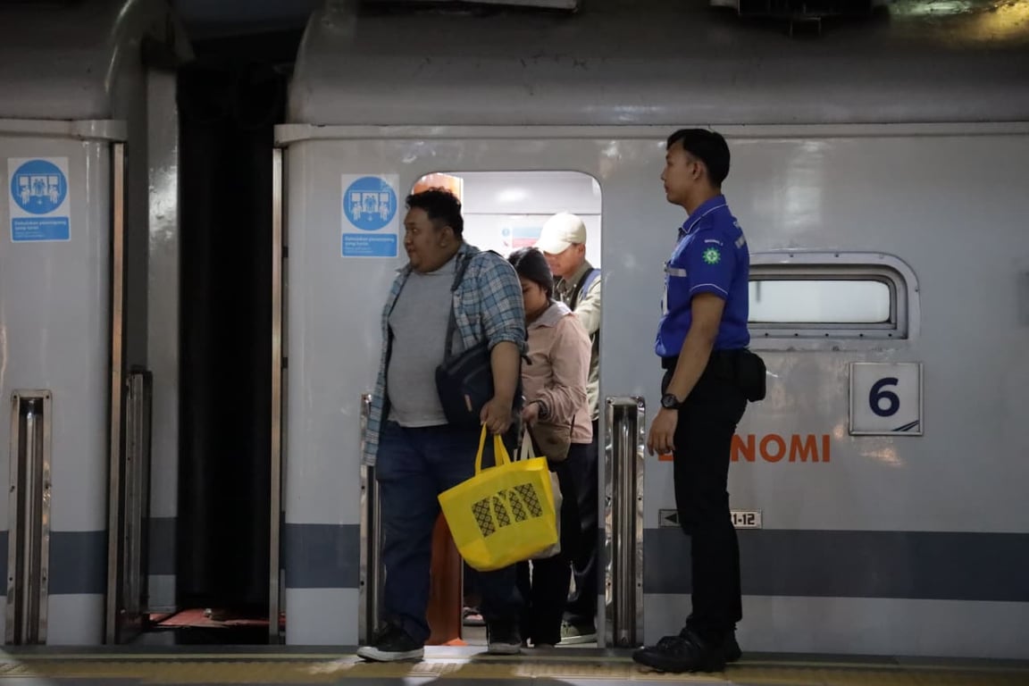 Empat KA Jarak Jauh Daop 2 Bandung Jadi Primadona Mudik dan Balik Lebaran 2026, Okupansi Tembus Lebih dari 100 Persen