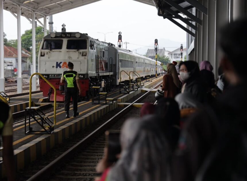 7 Stasiun Tersibuk di Daop 2 Bandung Selama Angkutan Lebaran 2026, Bandung dan Kiaracondong Dominasi Pergerakan Penumpang