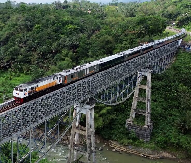 KAI Daop 2 Bandung Tanggapi Viral Jembatan Cirahong, Tekankan Prioritas Keselamatan Perjalanan KA