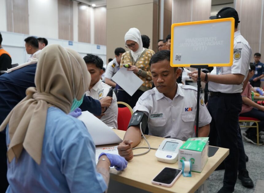 Jaga Keselamatan Perjalanan, Seluruh Pekerja LRT Jabodebek Jalani Medical Check-Up