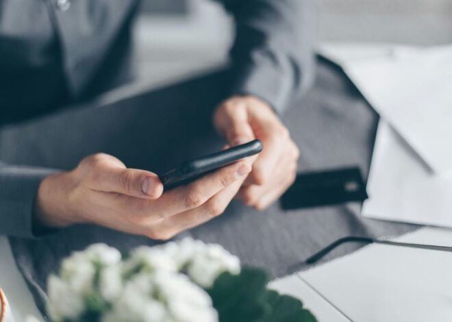 E-Wallet Makin Jadi Andalan: Cara Kerja, Tren Pengguna, dan Biayanya