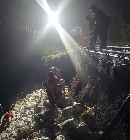 Hujan Deras Kembali Gerus Jalur KA di Petak Cibeber–Lampegan, Perjalanan KA Siliwangi Dibatalkan Demi Keselamatan
