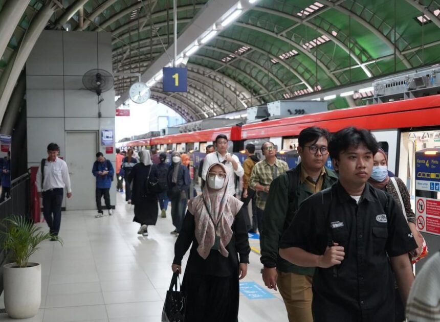 Pengguna LRT Jabodebek Tembus 127 Ribu, Jadi Alternatif Mobilitas di Tengah Penyesuaian Operasional Bekasi