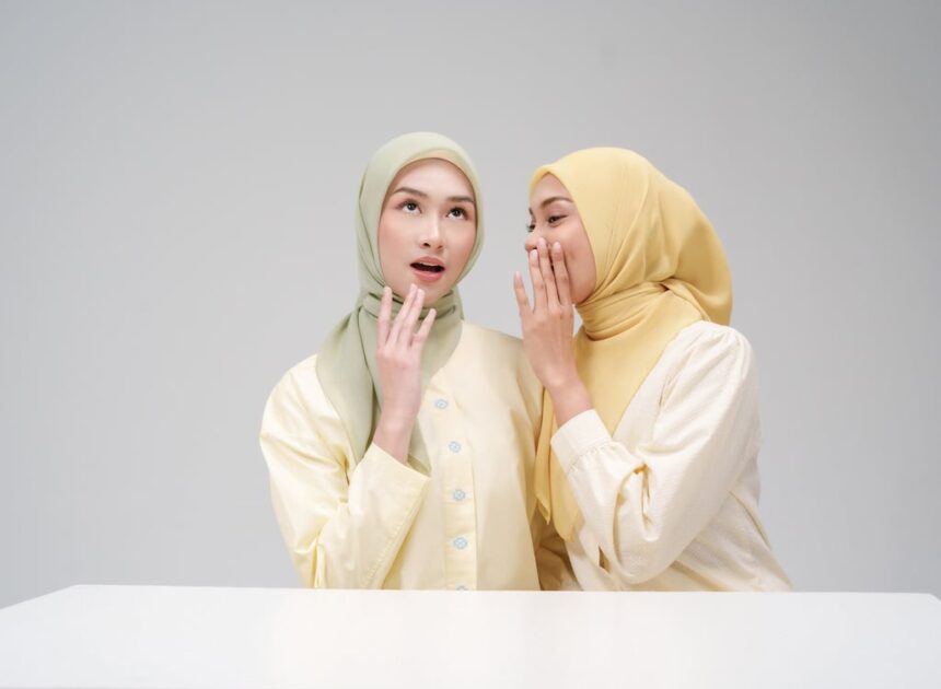 Mengusung Konsep Timeless Fashion, napocut Ungkap Rahasia Hijab Paris Tetap Tegak Paripurna Hingga 100x Cuci