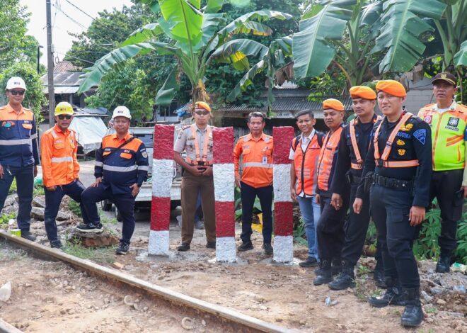 KAI Daop 1 Jakarta Bersama Pemangku Kepentingan Tutup Dua Perlintasan Liar, Perkuat Keselamatan Perjalanan Kereta Api