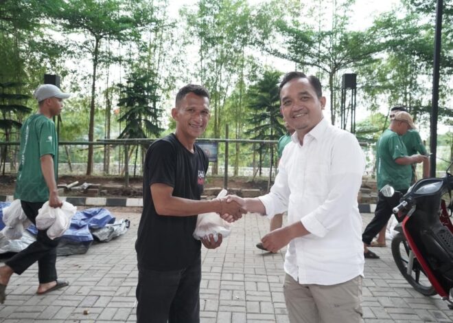 Momen Iduladha, LRT Jabodebek Distribusikan Daging Kurban kepada Warga & Yayasan Sekitar Operasional