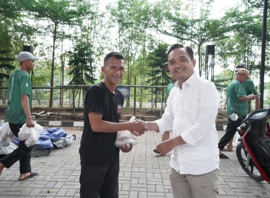 Momen Iduladha, LRT Jabodebek Distribusikan Daging Kurban kepada Warga & Yayasan Sekitar Operasional