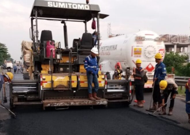 TINGKATKAN KUALITAS PERKERASAN JALAN, PT JASAMARGA TOLLROAD MAINTENANCE LAKSANAKAN PEKERJAAN PEMELIHARAAN DI RUAS TOL SEMARANG