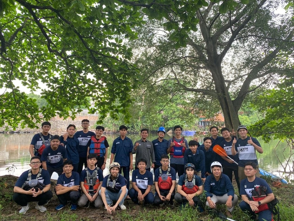 Membangun Generasi Tangguh, YBM BRI RO Jakarta 1 Bekali Awardee Bright Scholarship dengan Pelatihan Water Rescue