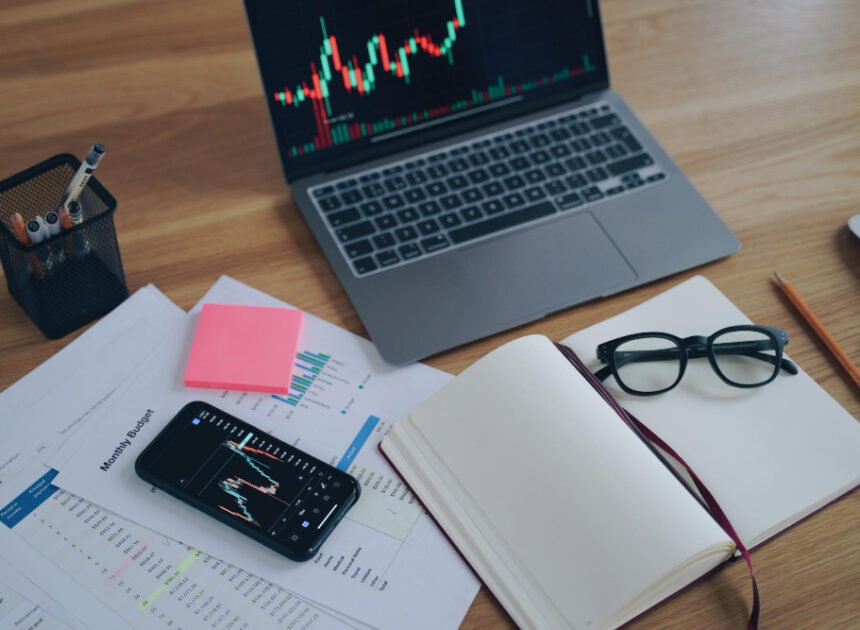 Menyusun Trading Plan Hari Minggu: Kunci Menghadapi Pembukaan Pasar Senin Pagi dengan Tenang
