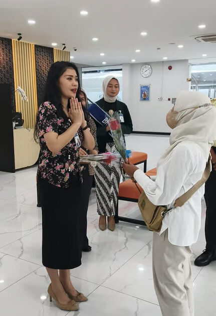 Semarak Hari Pelanggan Nasional, Pemimpin Cabang BRI BO Cut Mutiah Sambut Nasabah dengan Hangat